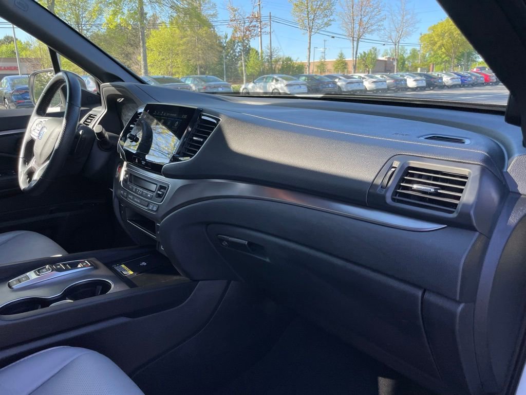 Certified 2025 Honda Passport EX-L image 33