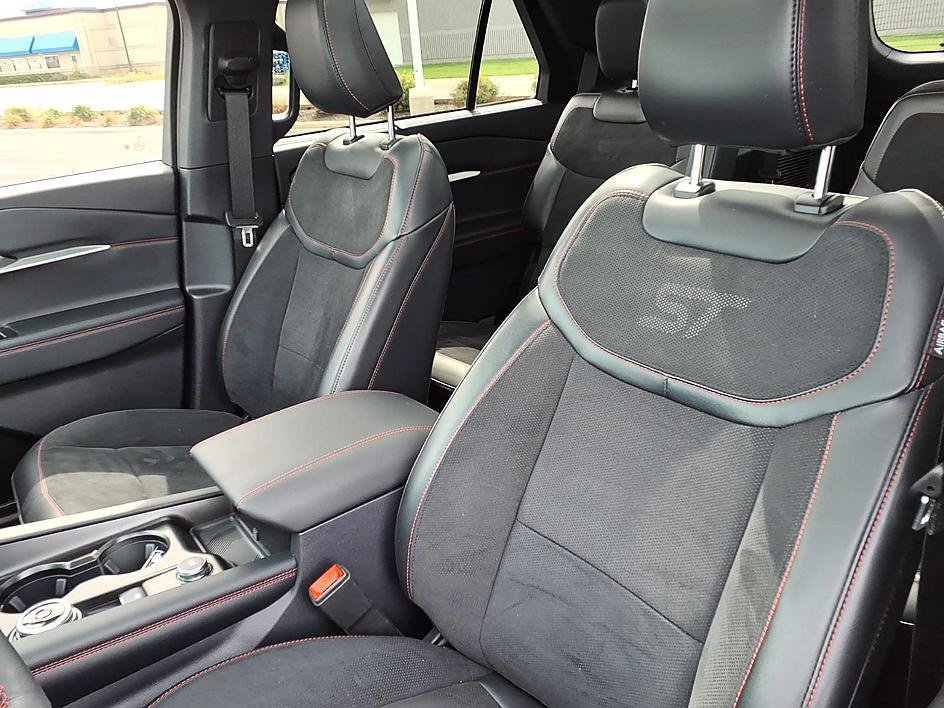 Used 2025 Ford Explorer ST AWD/4WD image 17
