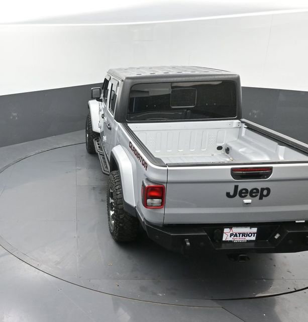 Used 2023 Jeep Gladiator Sport image 32
