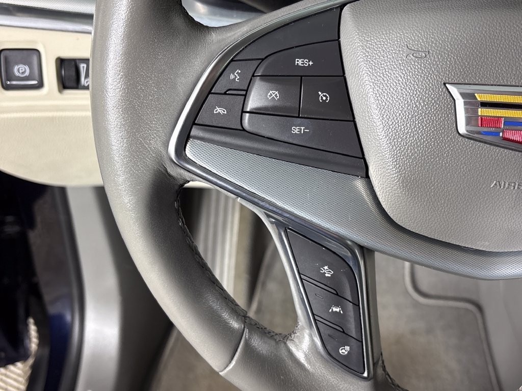 Used 2021 Cadillac XT5 Premium Luxury FWD image 17