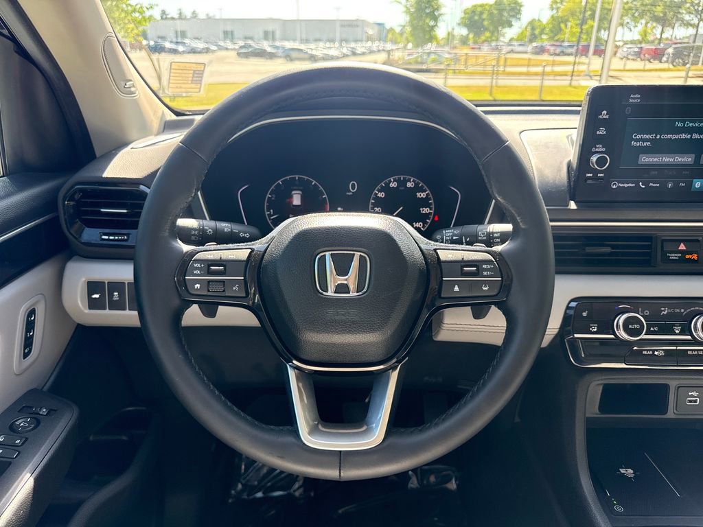 Used 2025 Honda Pilot Touring image 20