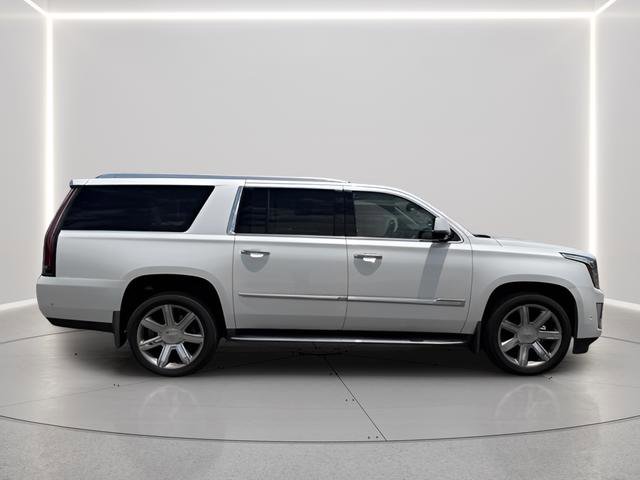 Used 2017 Cadillac Escalade ESV Luxury AWD/4WD image 6