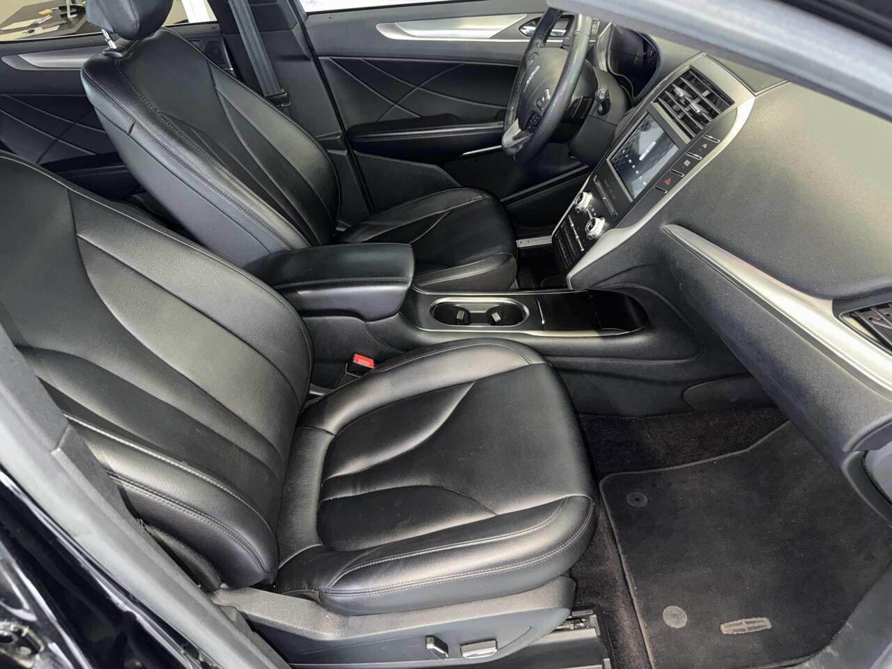 Used 2017 Lincoln MKC Premiere FWD image 16