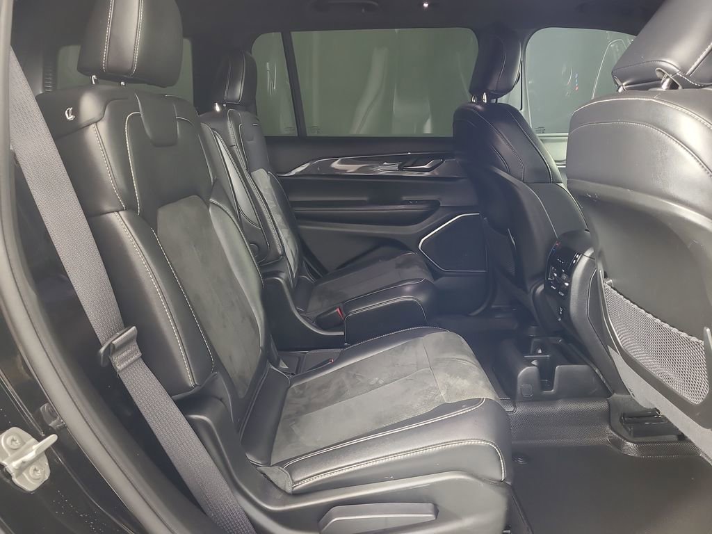 Used 2022 Jeep Grand Cherokee L Laredo AWD/4WD image 24