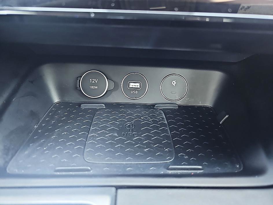 Used 2025 Genesis G70 3.3T Advanced RWD image 27