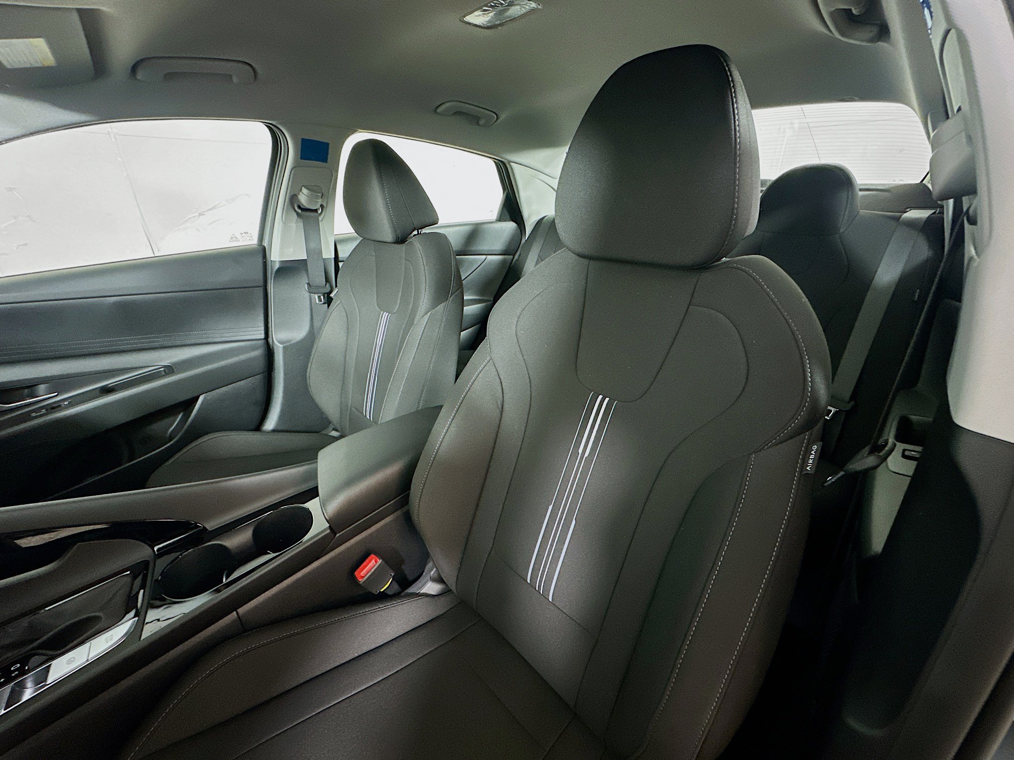 New 2026 Hyundai Elantra Hybrid FWD image 19
