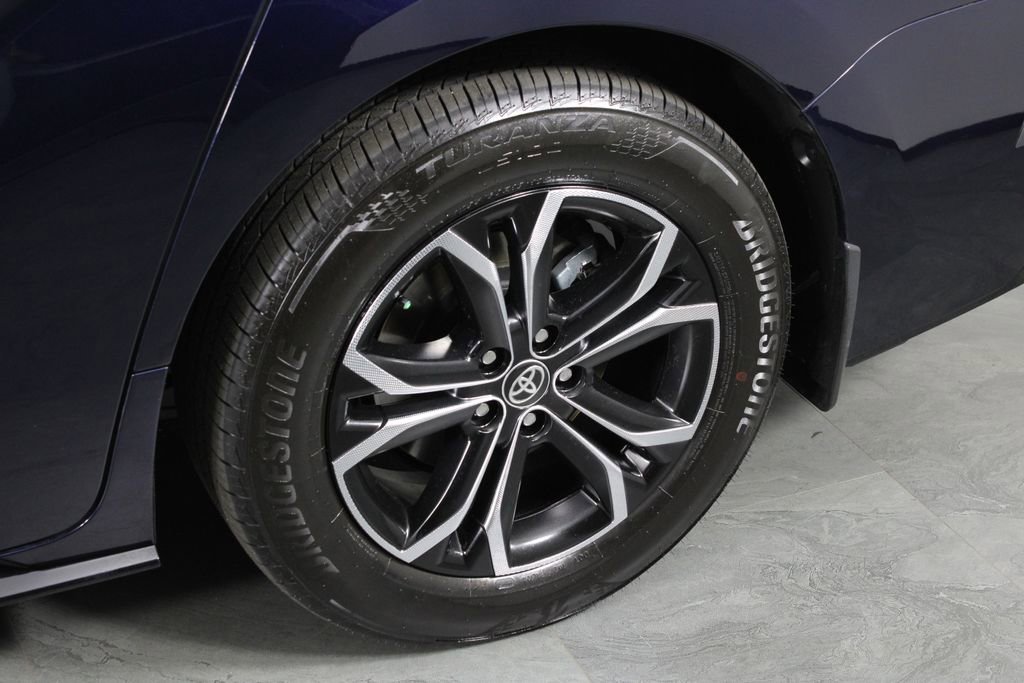 Used 2025 Toyota Sienna Platinum image 11