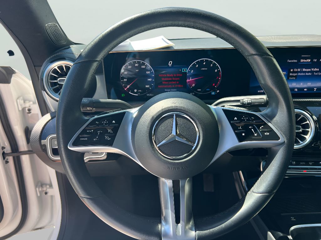 Used 2025 Mercedes-Benz CLA 250 image 21