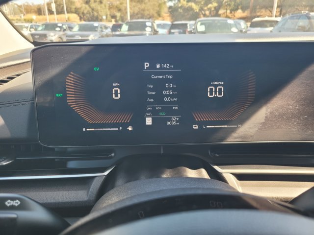 Used 2026 Kia Carnival EX FWD image 29