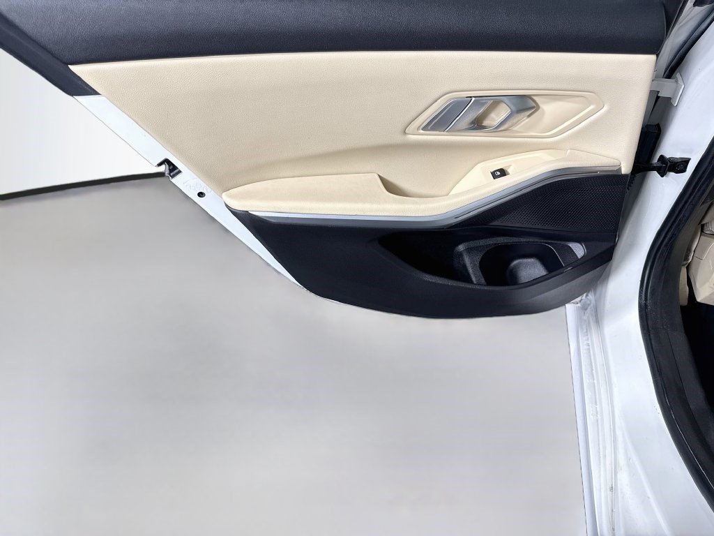 Used 2022 BMW 330i Sedan w/ Driving Assistance Package RWD image 25
