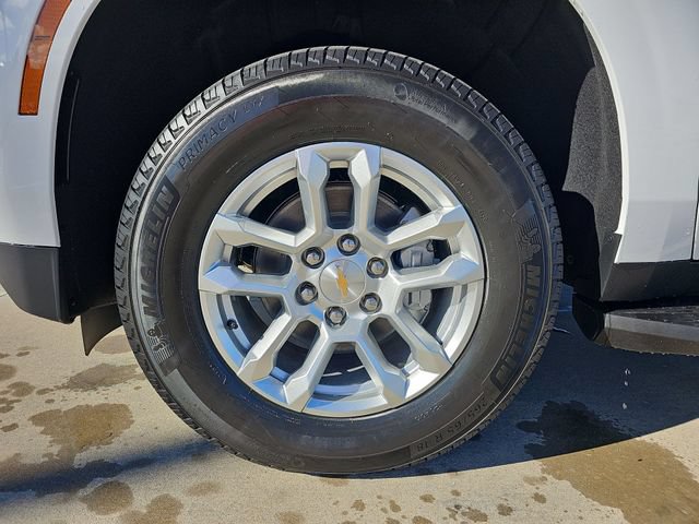 New 2026 Chevrolet Suburban LS RWD image 33