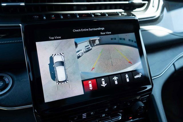 Used 2023 Jeep Grand Cherokee L Overland w/ Advanced Protech Group III image 22