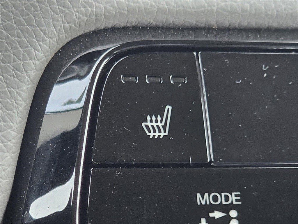 New 2025 Honda Pilot Touring image 9