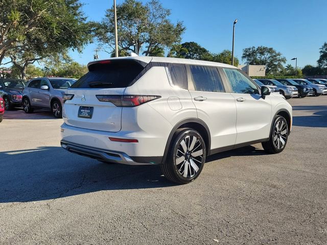 New 2026 Mitsubishi Outlander SE image 6