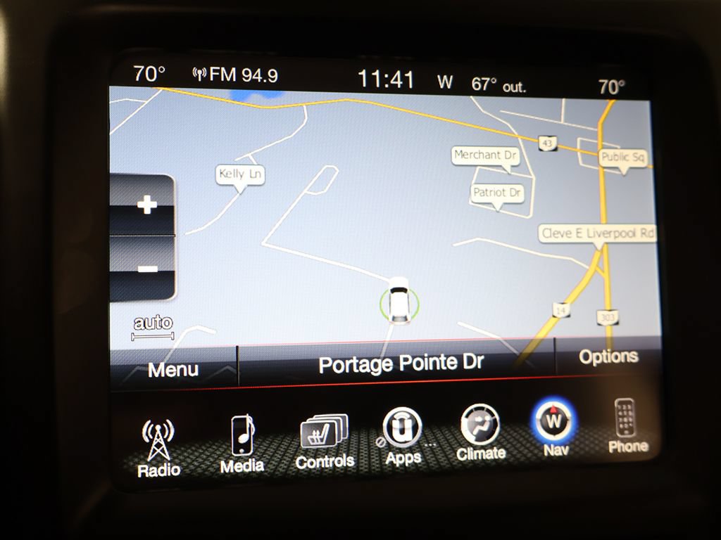 Used 2017 Jeep Cherokee Overland AWD/4WD image 51