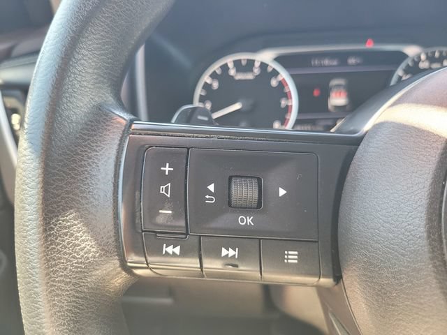 Used 2023 Nissan Rogue S FWD image 28