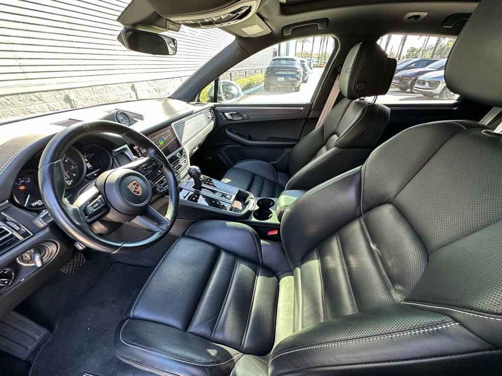 Certified 2023 Porsche Macan GTS AWD/4WD image 4