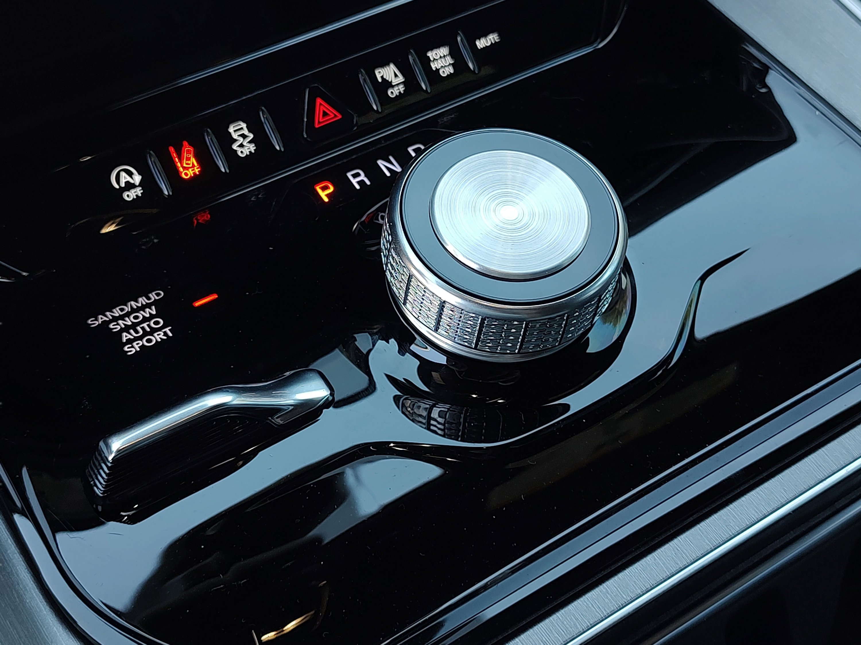 New 2025 Jeep Wagoneer 4WD image 19