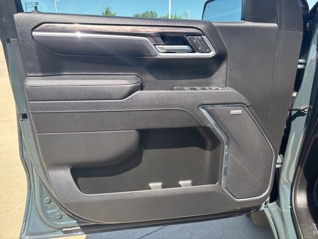 Used 2025 Chevrolet Silverado 1500 LTZ w/ LTZ Premium Package AWD/4WD image 15