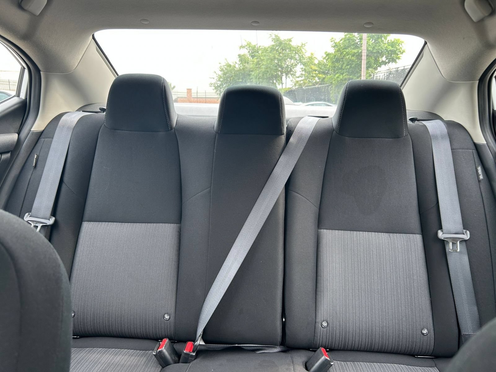 Used 2025 Nissan Sentra SV FWD image 33