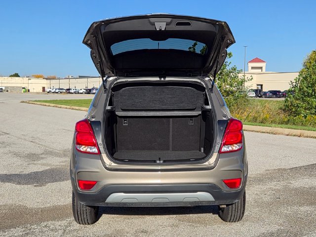 Used 2021 Chevrolet Trax LT w/ LT Convenience Package AWD/4WD image 10