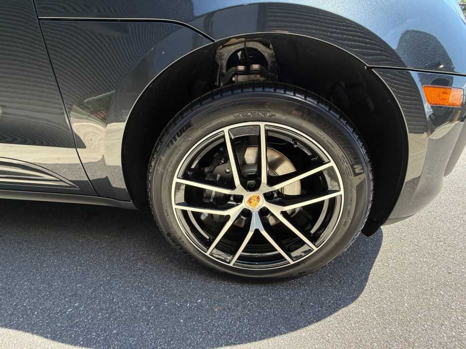 New 2026 Porsche Macan Turbo AWD/4WD image 11
