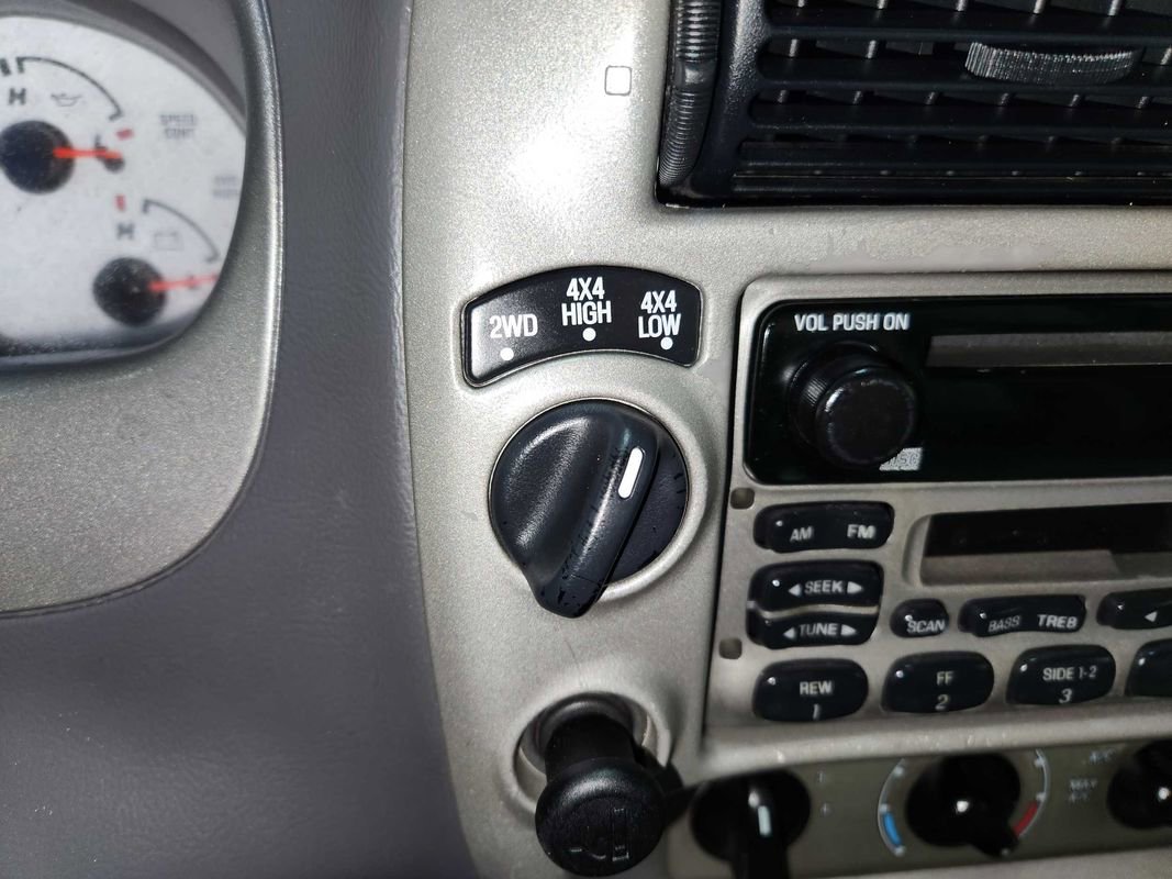 Used 2002 Ford Explorer Sport Trac 4x4 image 56