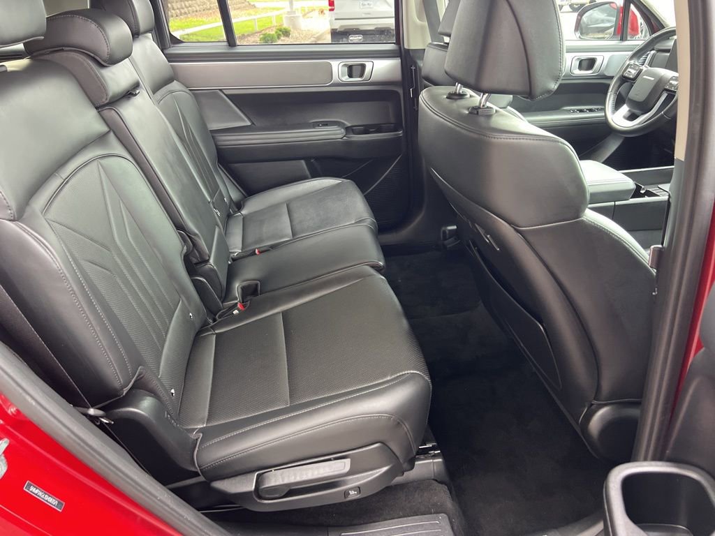 Used 2025 Hyundai Santa Fe SEL FWD image 14