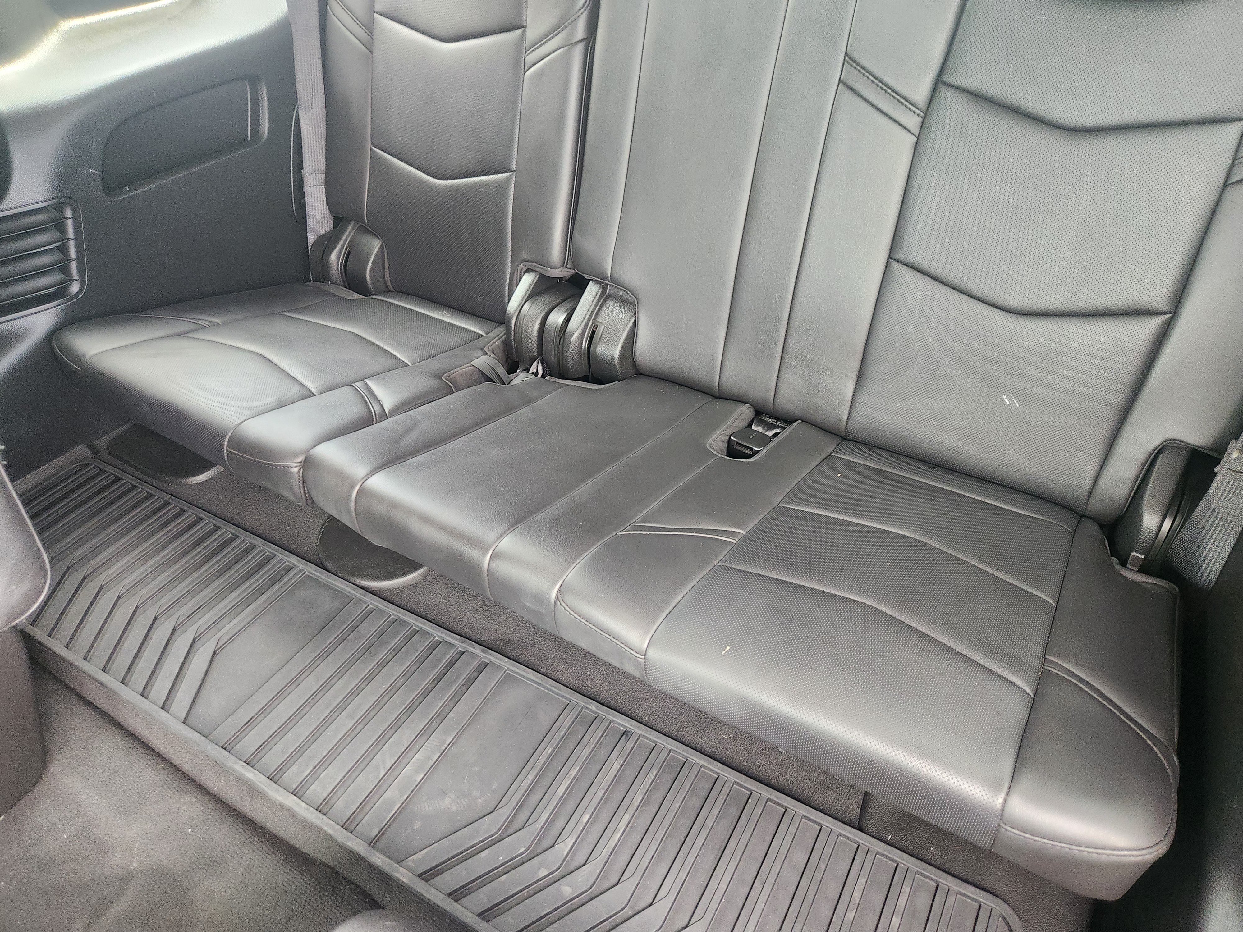 Used 2019 Cadillac Escalade Luxury RWD image 31