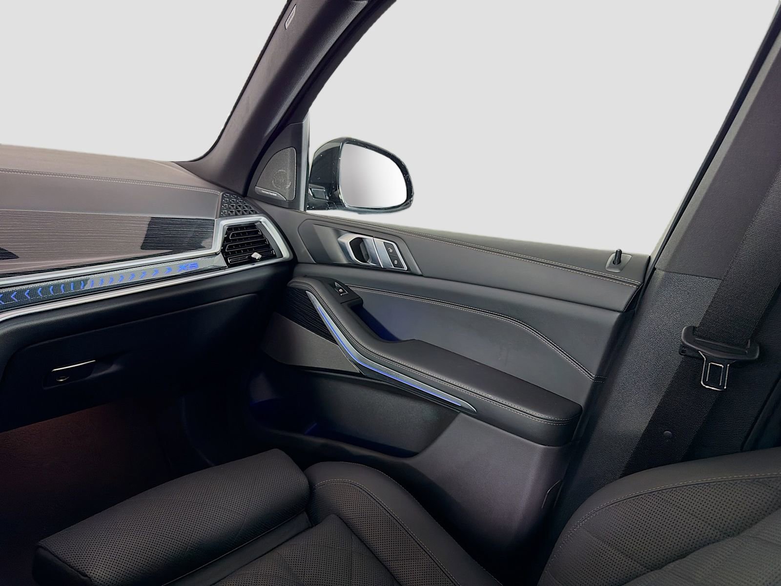 Used 2026 BMW X5 xDrive40i w/ M Sport Package image 26