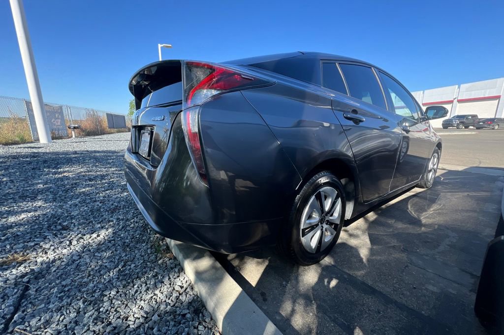 Used 2016 Toyota Prius Four w/ Advanced Technology Package image 6