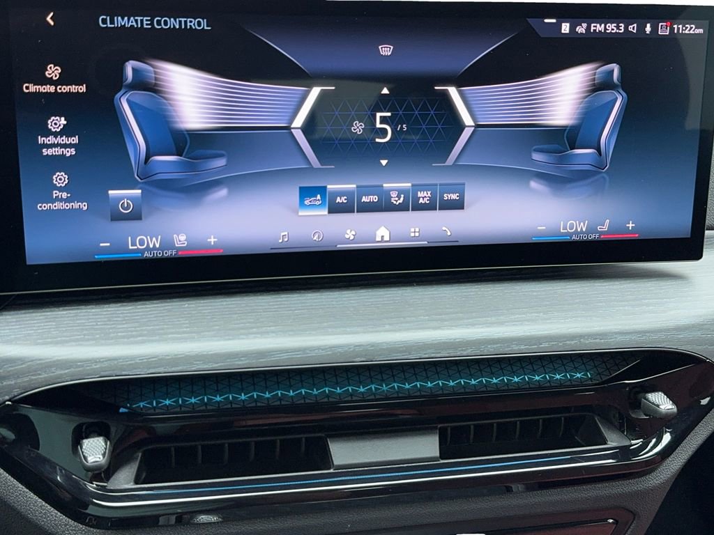 Used 2025 BMW i4 eDrive40 image 25