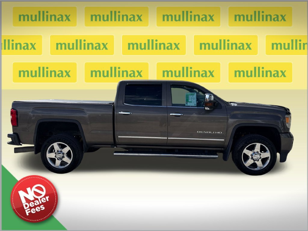 Used 2015 GMC Sierra 2500 Denali w/ Duramax Plus Package AWD/4WD image 2