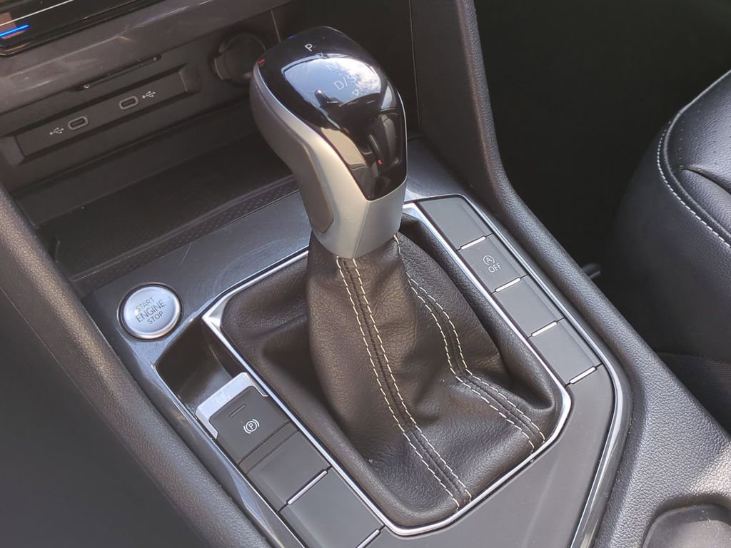 Used 2024 Volkswagen Tiguan SE image 19
