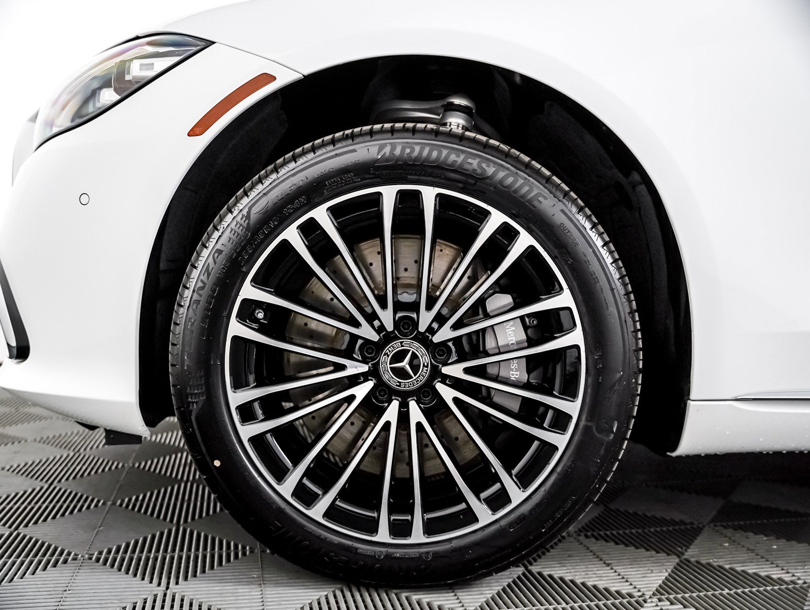 New 2026 Mercedes-Benz S 500 4MATIC image 4