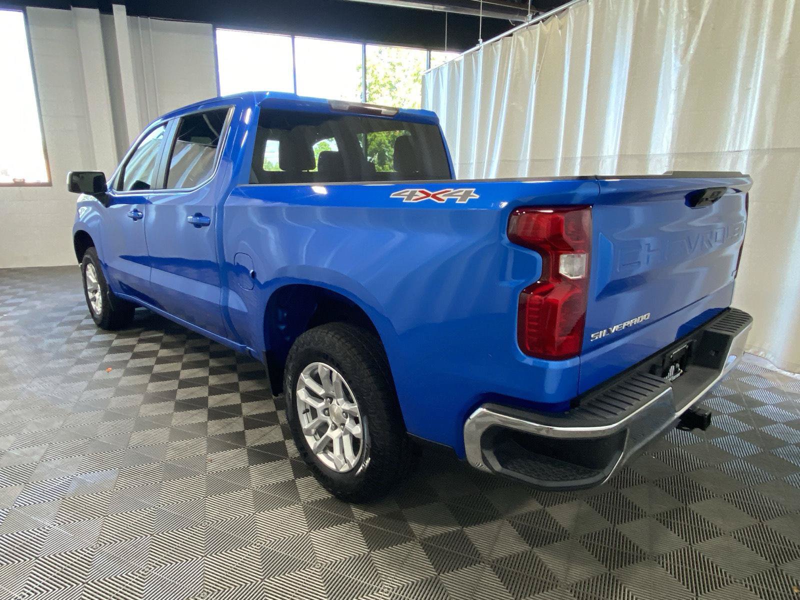 Used 2026 Chevrolet Silverado 1500 LT AWD/4WD image 5