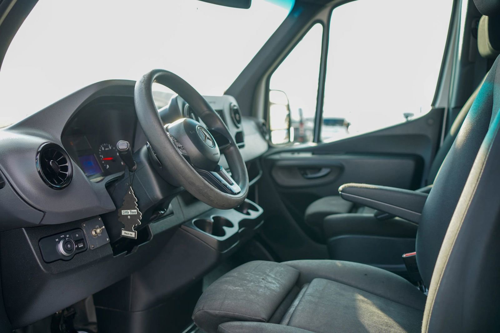 Used 2019 Mercedes-Benz Sprinter 170 Cargo image 10