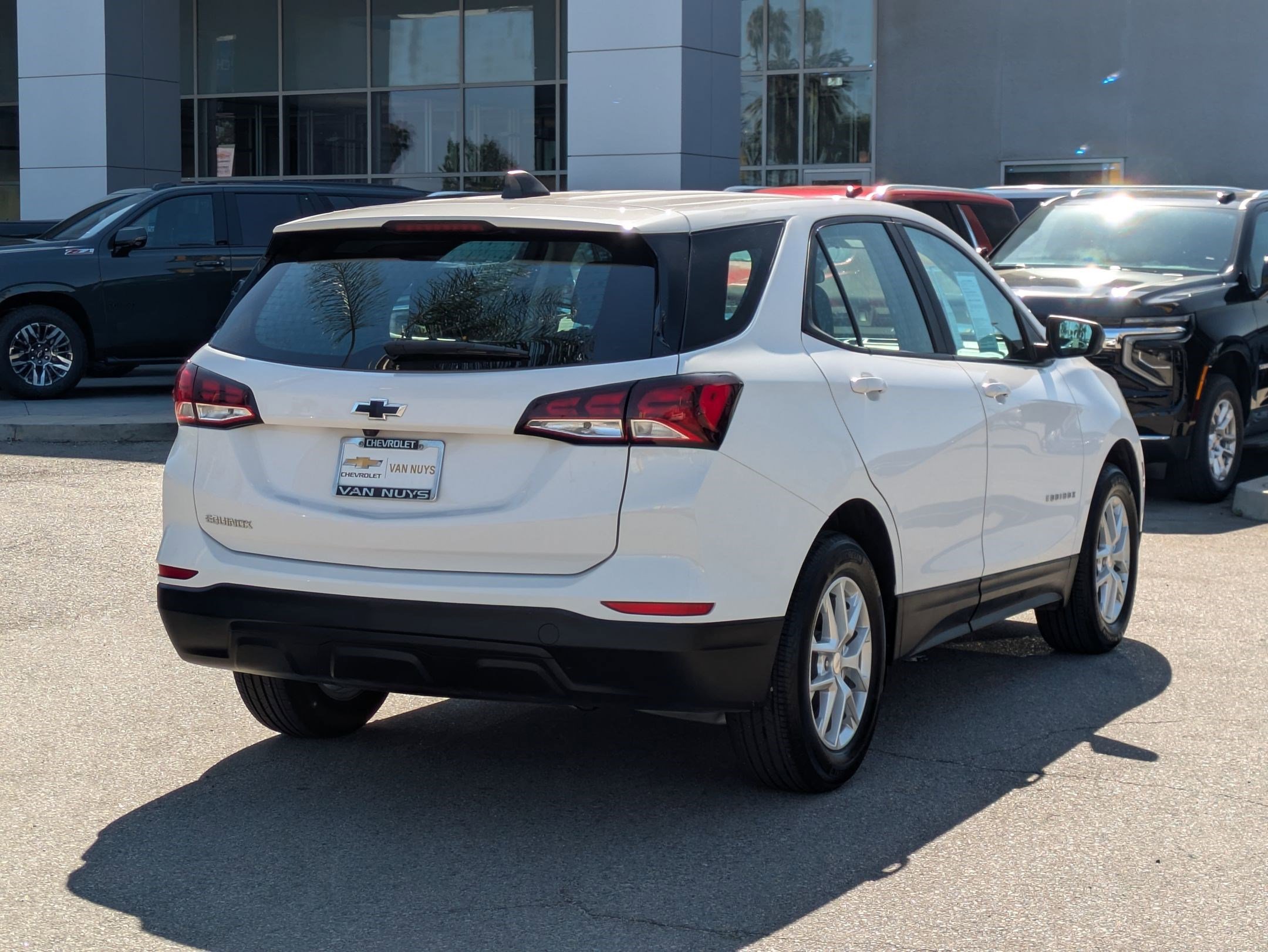Used 2023 Chevrolet Equinox LS w/ LPO, Cargo Package image 5