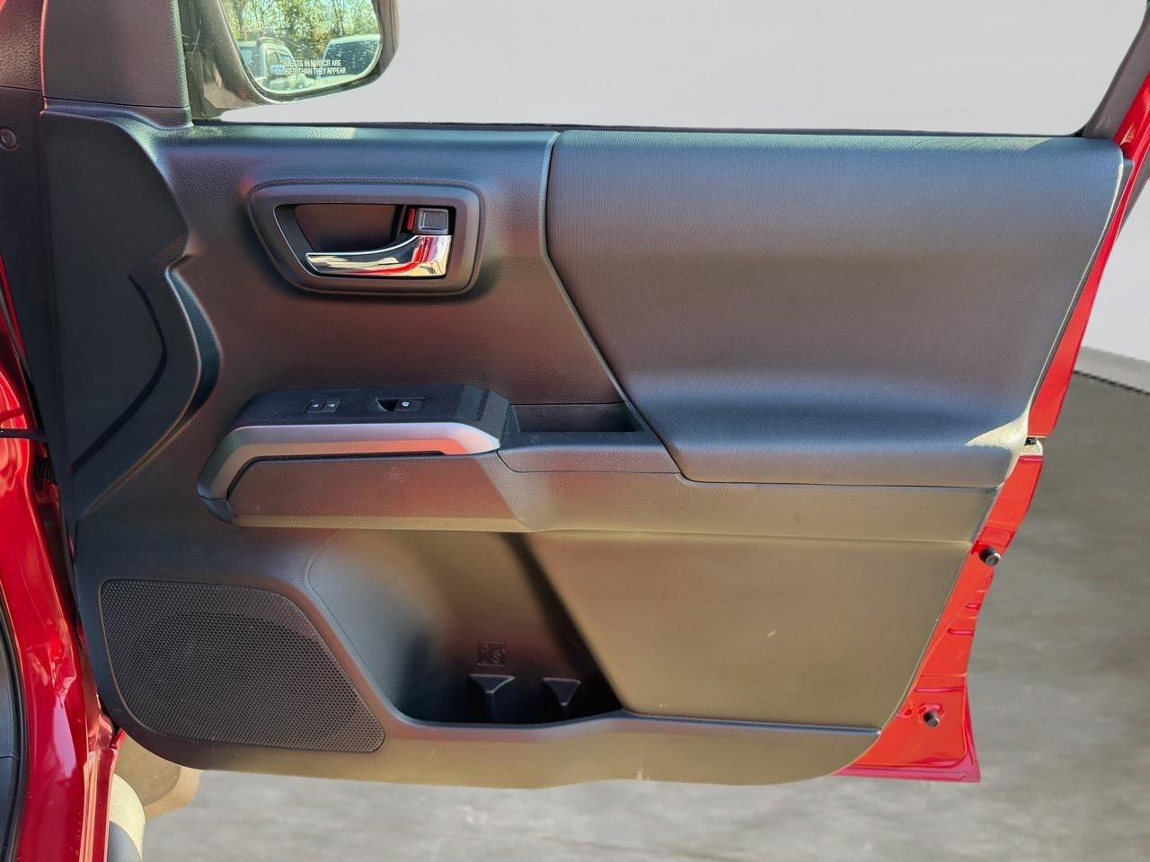 Used 2016 Toyota Tacoma TRD Sport w/ Towing Package RWD image 43