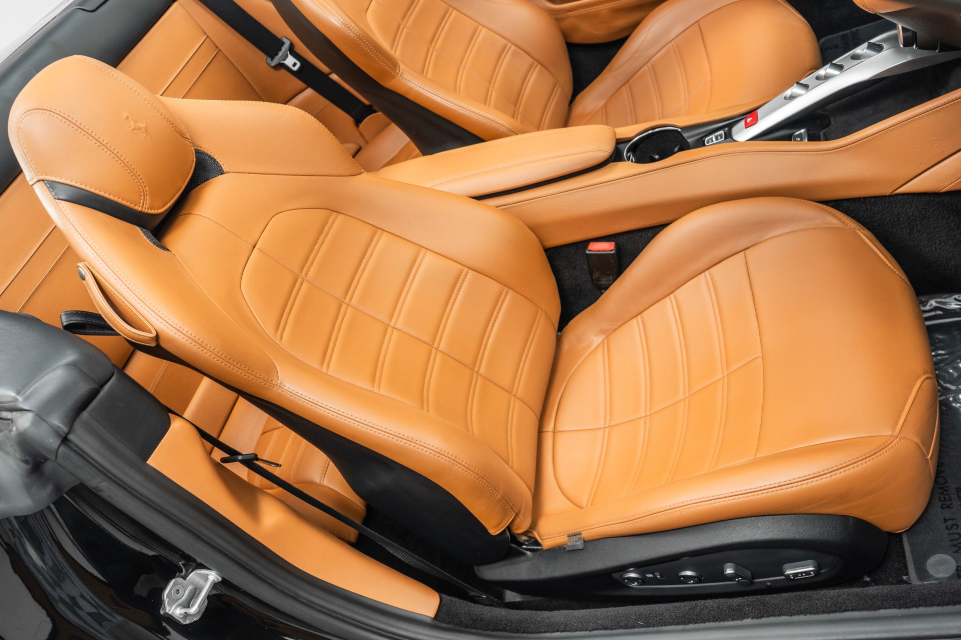 Used 2015 Ferrari California T RWD image 25