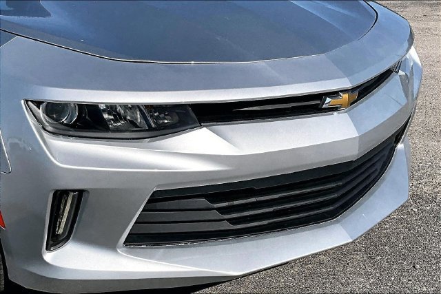 Used 2018 Chevrolet Camaro LT RWD image 30