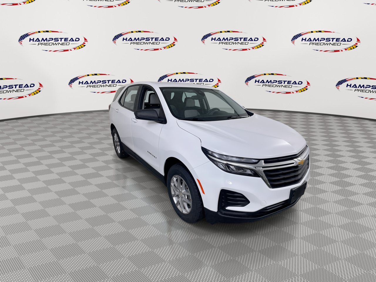 Used 2022 Chevrolet Equinox LS AWD/4WD image 2