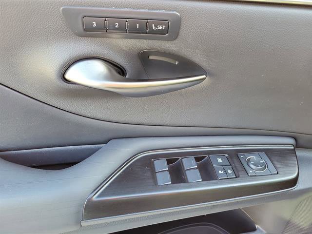 Used 2019 Lexus ES 350 w/ Luxury Package image 35