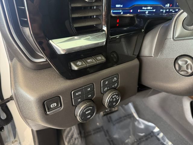 Used 2024 Chevrolet Silverado 1500 High Country w/ High Country Premium Package image 24