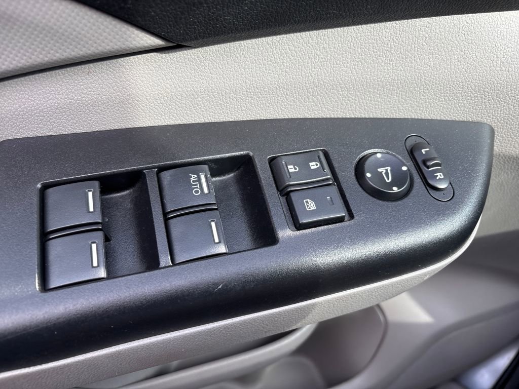 Used 2014 Honda CR-V LX image 12
