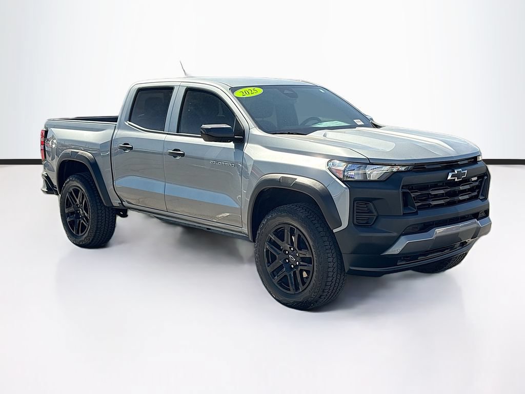 Used 2025 Chevrolet Colorado Trail Boss AWD/4WD image 3