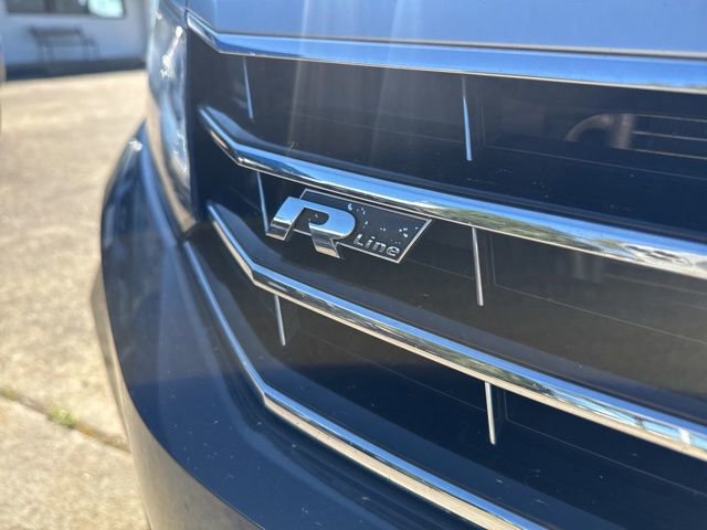 Used 2017 Volkswagen Passat 1.8T R-Line w/ R-Line Lighting Package image 12