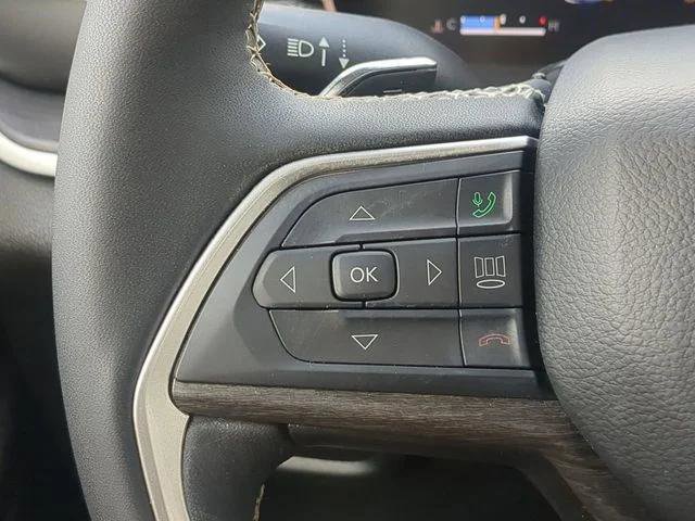 Certified 2023 Jeep Grand Cherokee Limited RWD image 32