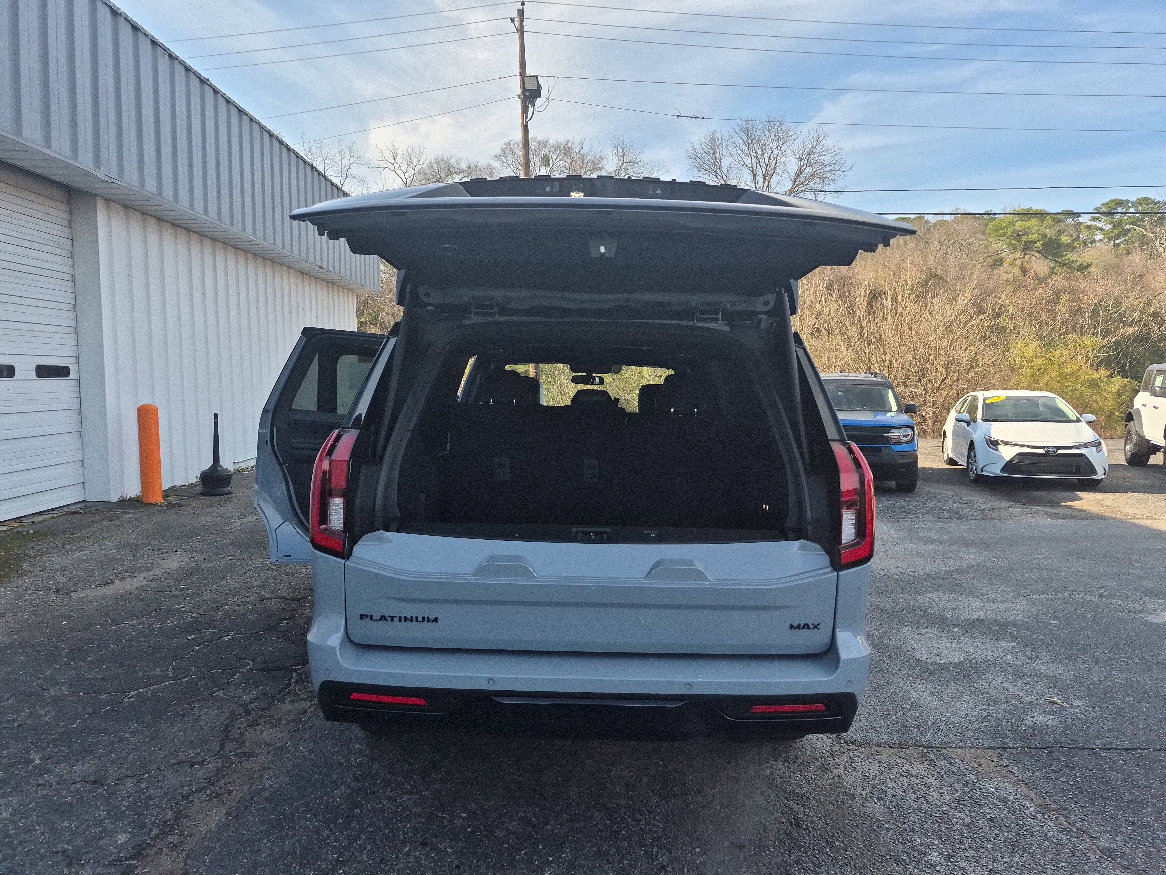 New 2025 Ford Expedition Max Platinum w/ Stealth Performance Package image 18