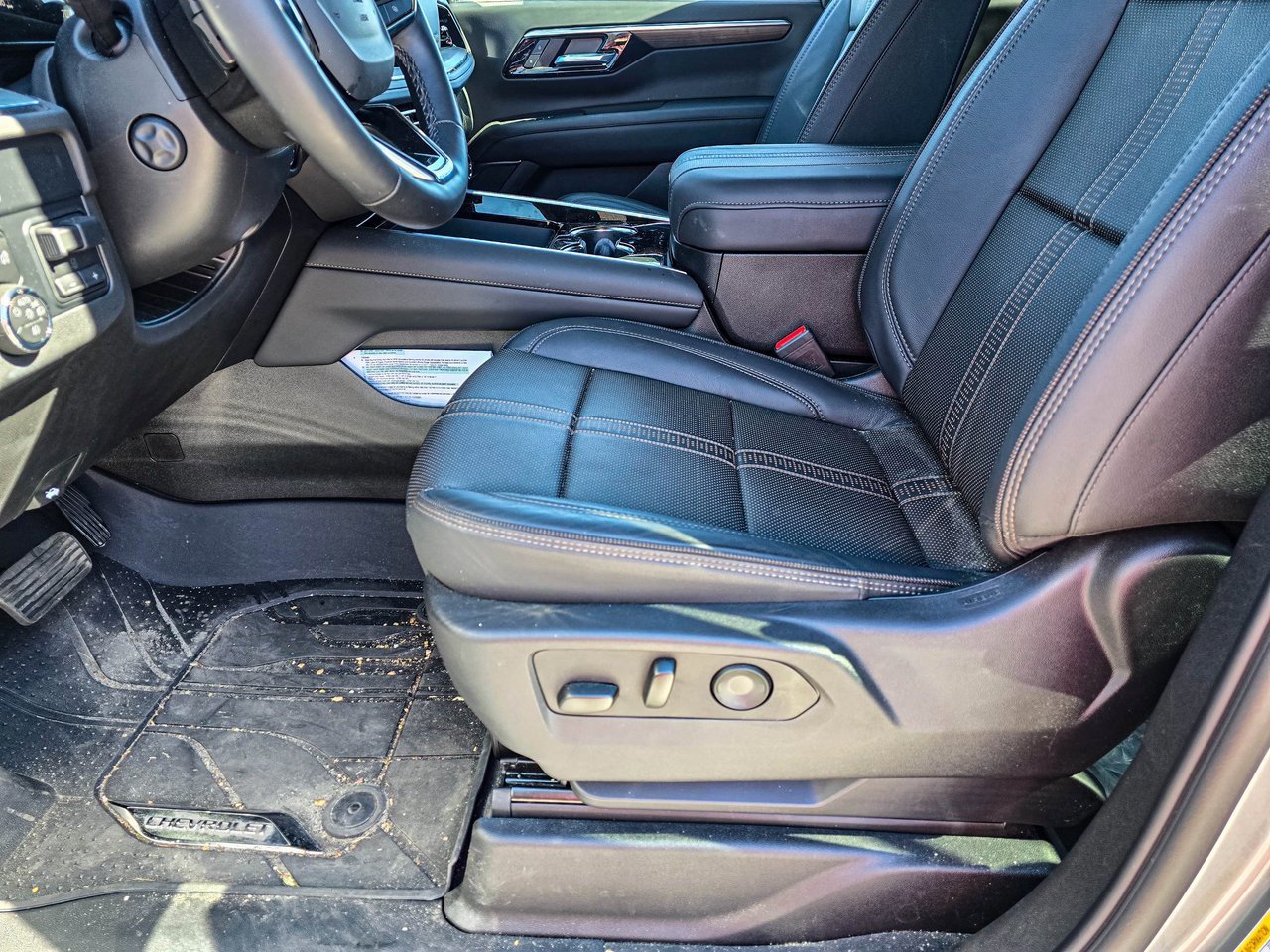 Used 2025 Chevrolet Tahoe High Country image 10